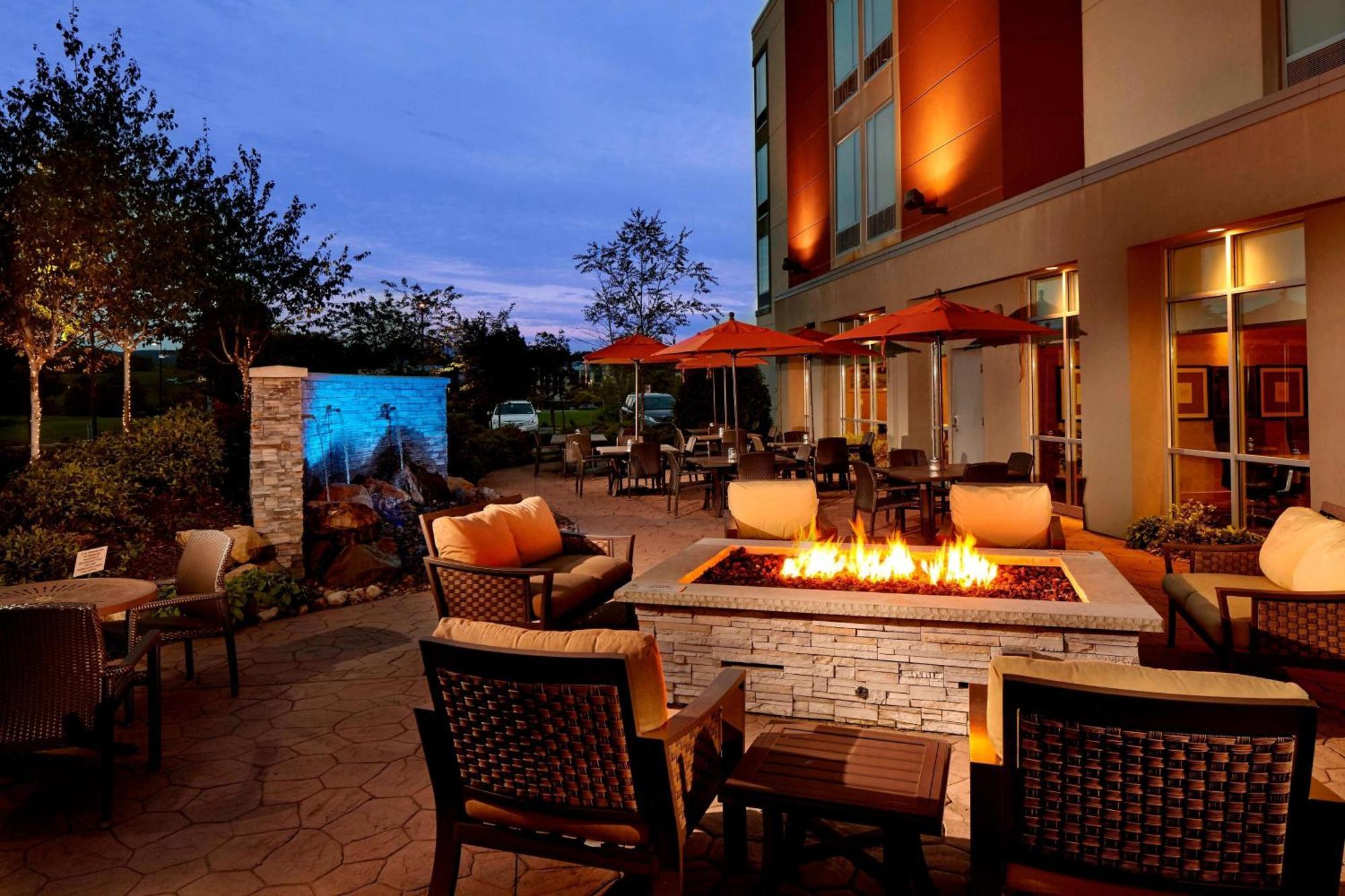 Springhill Suites By Marriott Pittsburgh Latrobe Zewnętrze zdjęcie